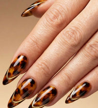 Jelly (Tortoise Shell Nails)